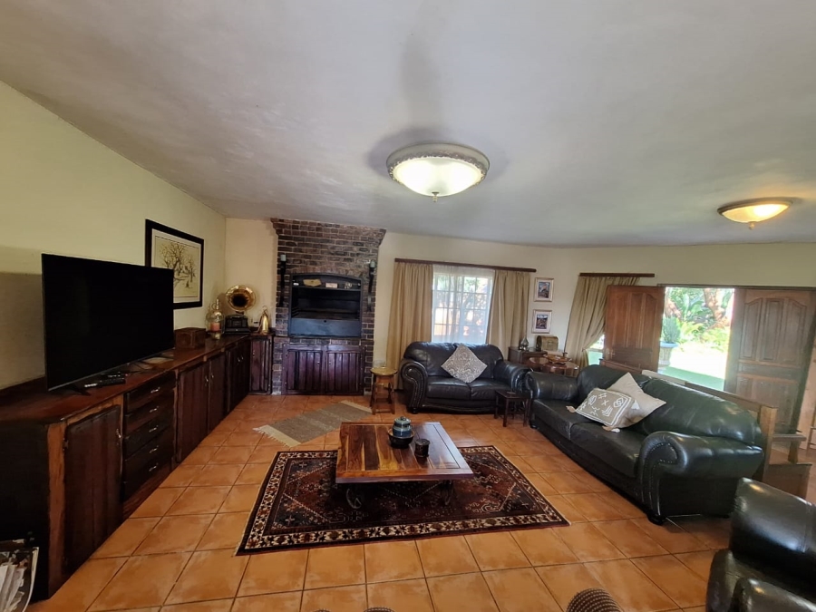 6 Bedroom Property for Sale in Olifantsnek North West